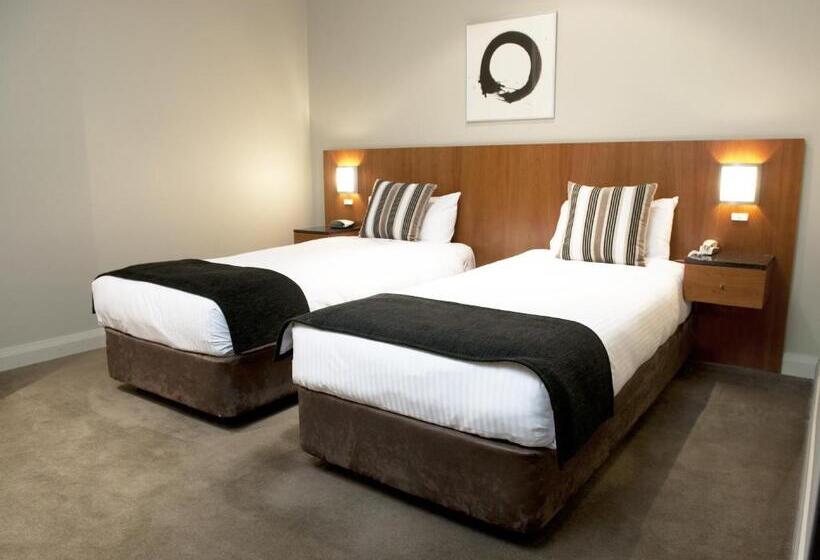 Апартаменты 2 Спальни, Mantra Hindmarsh Square