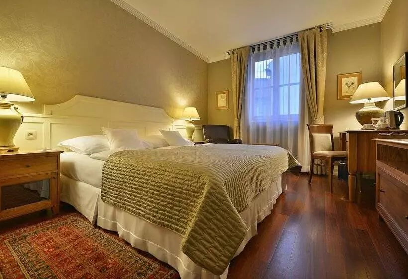 اتاق کلاسیک, Marrol S Boutique