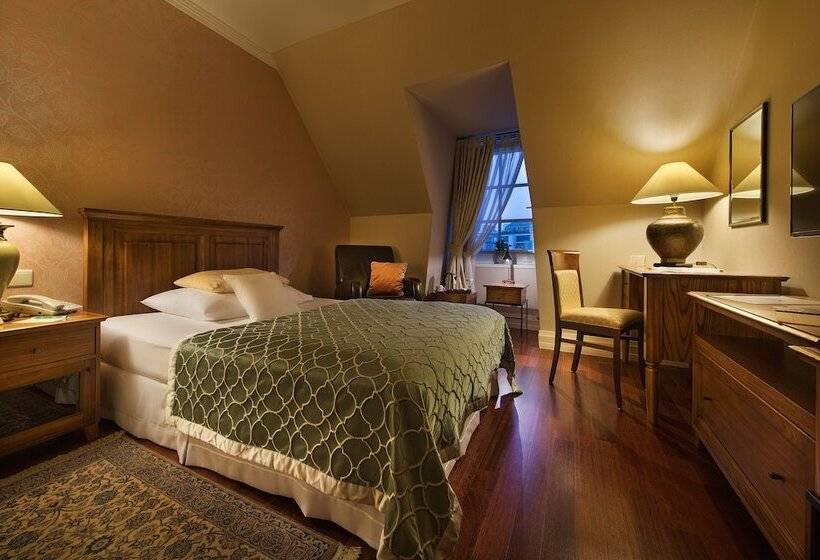 اتاق کلاسیک یک تخته, Marrol S Boutique