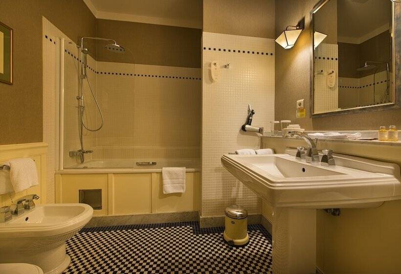 سوییت لوکس, Marrol S Boutique