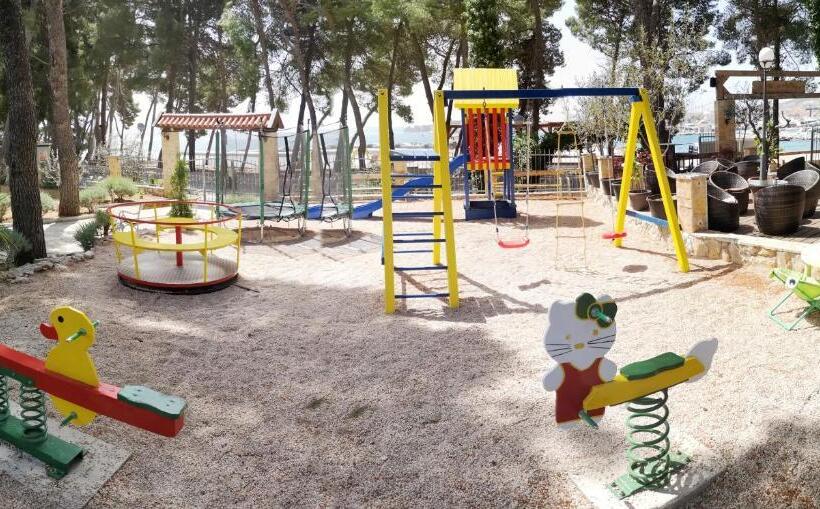 شقة غرفتين مطلة على البحر, Matilde Beach Resort