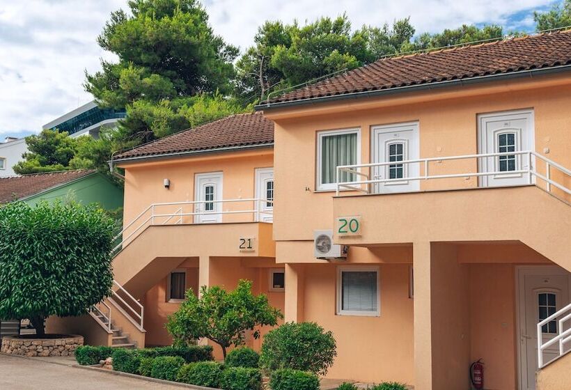 آپارتمان 1 خوابه با بالکن و چشم‌انداز دریا, Matilde Beach Resort
