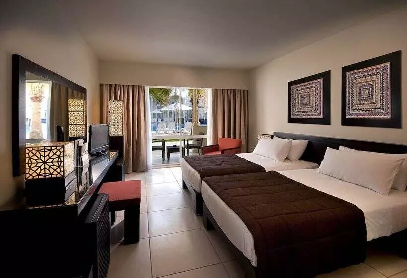 اتاق سوپریور با چشمانداز باغ, Reef Oasis Beach Aqua Park Resort
