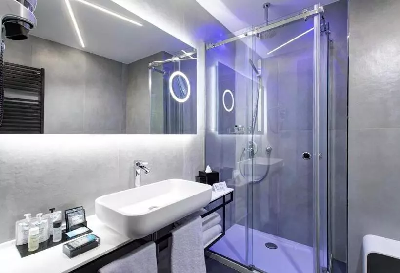 اتاق استاندارد سه نفره, Iq Hotel Milano
