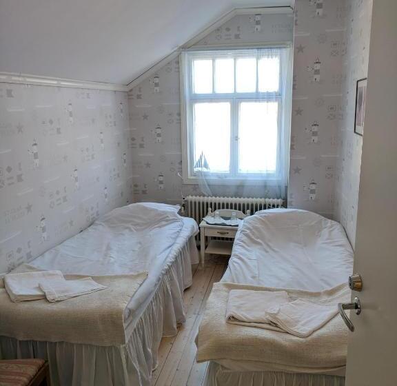 חדר בסיסי חדר אמבטיה משותף, Amalia