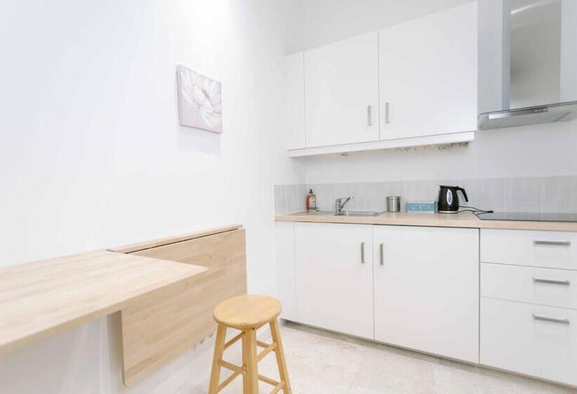 スタンダードスタジオ, Chambre D'hotes Cugnac