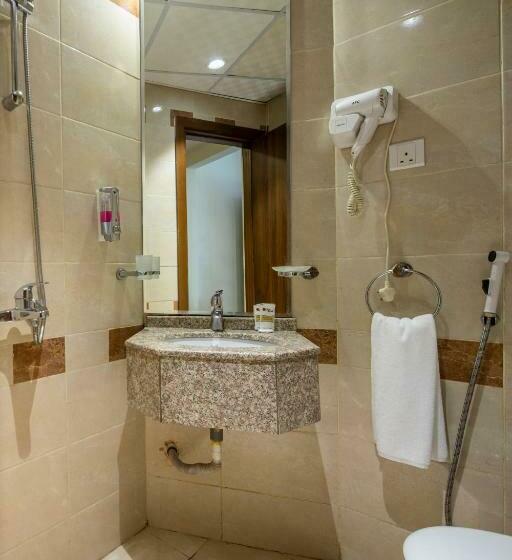 エコノミールーム, Kyona Alaziziyah