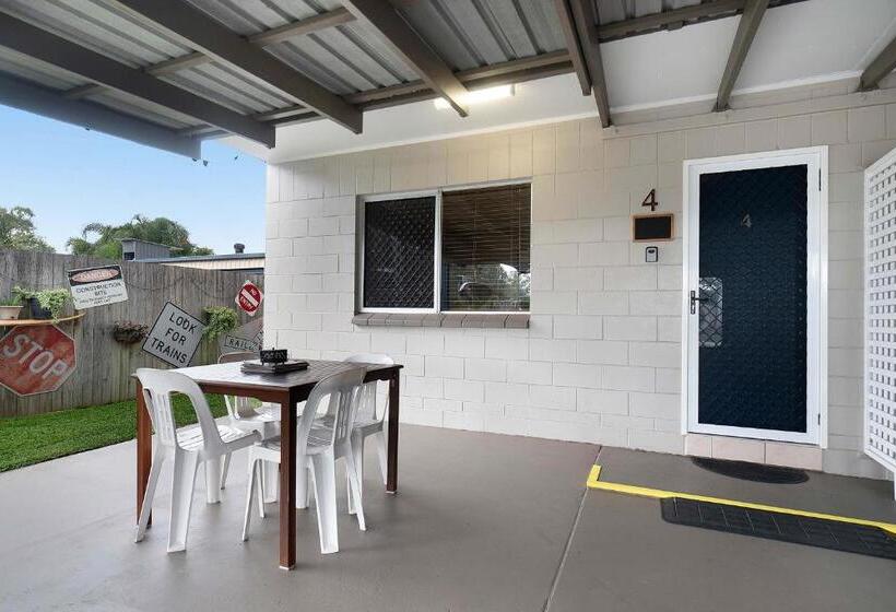 ベーシックワンルーム, Seaforth Holiday Units