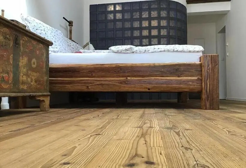 1 Bedroom Penthouse Apartment, Apartmány Sebastian