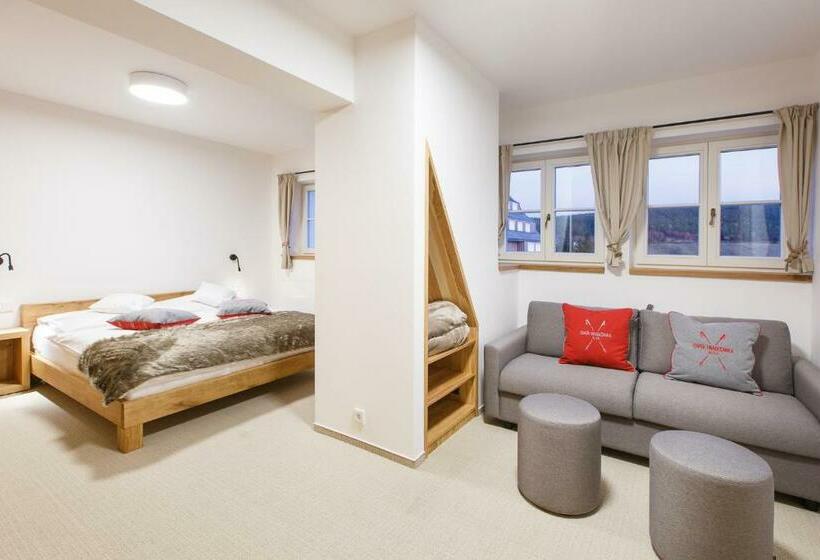 חדר דלוקס לארבעה, Chata Hradečanka