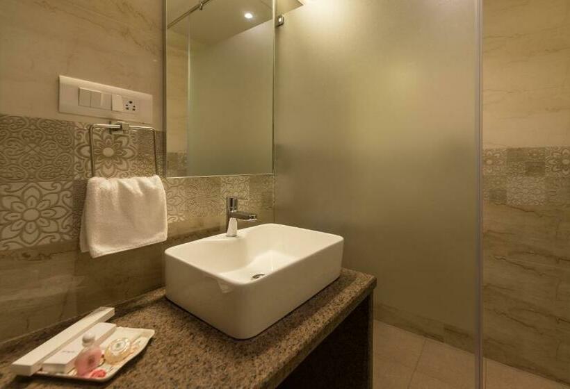 套房, Inland Avenue