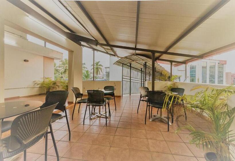 套房, Inland Avenue