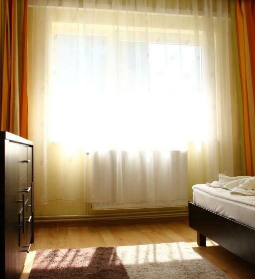 Camera Standard, Vila Raluca