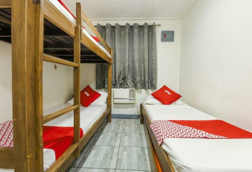 اتاق استاندارد سه نفره, Metro Deluxe Residences