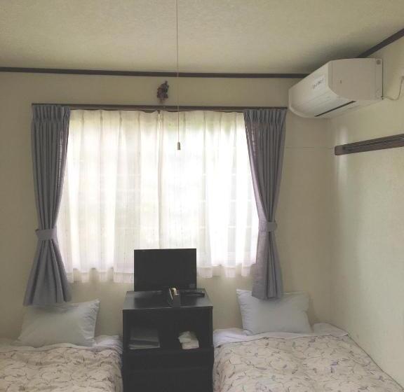 浴室共有スタンダード4人用ルーム, Pension Rapan