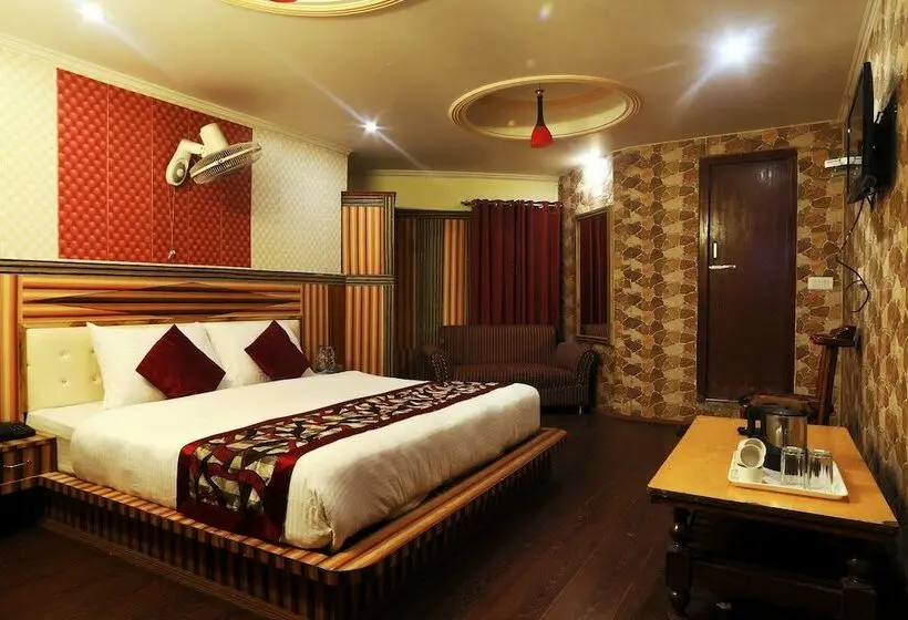 Deluxe Room Adapted for Disabled, Moon