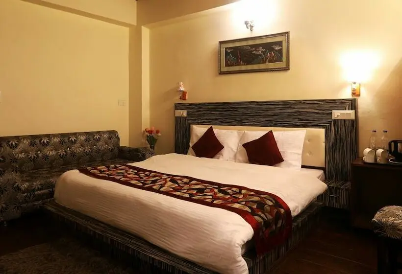 Deluxe Room Adapted for Disabled, Moon
