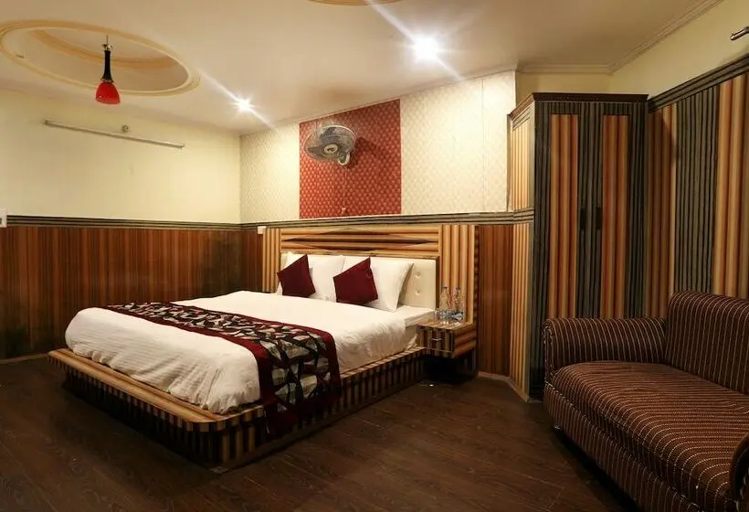 Deluxe Room Adapted for Disabled, Moon