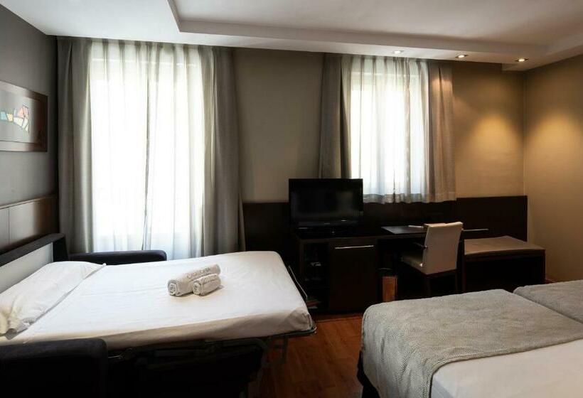 اتاق استاندارد سه نفره, Catalonia Goya