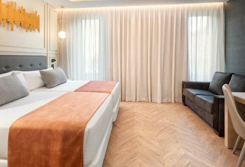 اتاق پریمیوم سه تخته, Catalonia Goya