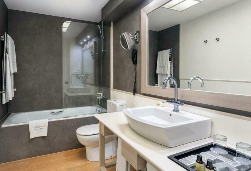 اتاق پریمیوم سه تخته, Catalonia Goya