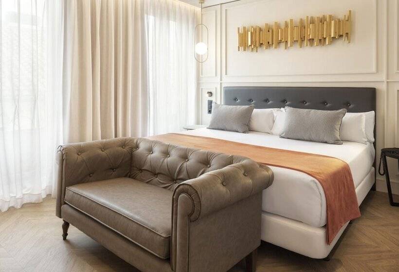 اتاق پرمیوم, Catalonia Goya