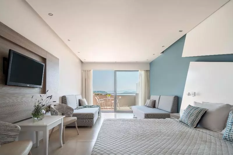 اتاق خانوادگی با چشمانداز دریا, Kassandra Bay Resort, Suites & Spa