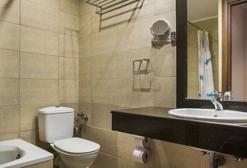 اتاق استاندارد با چشم‌انداز دریا, Lassi