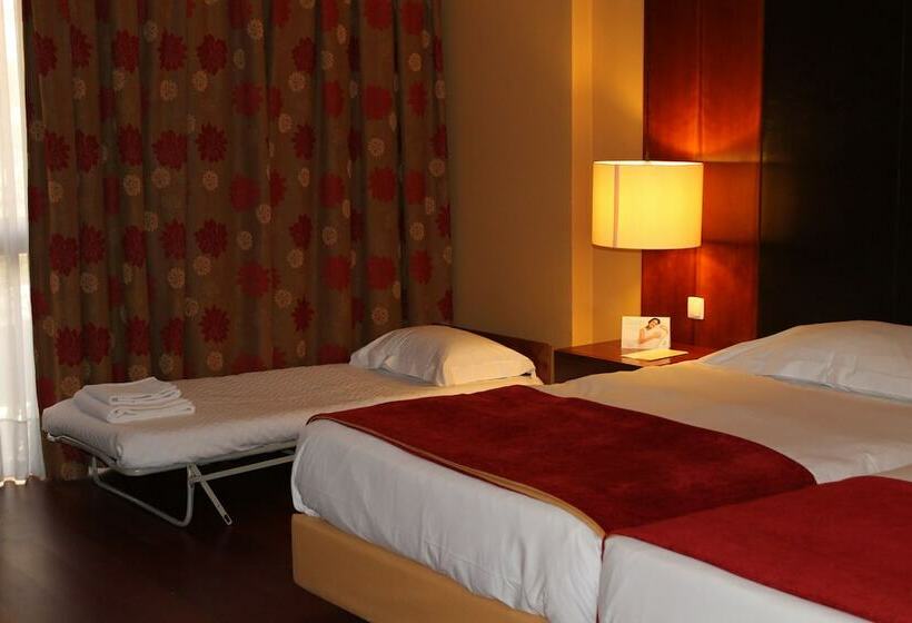 غرفة قياسية, Leziria Parque