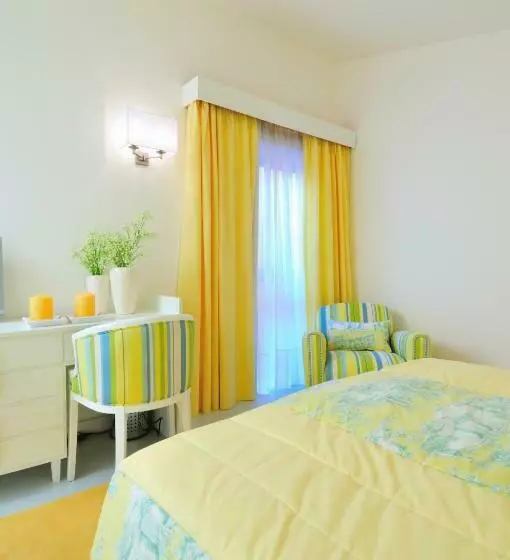 اتاق لوکس, Moliceiro