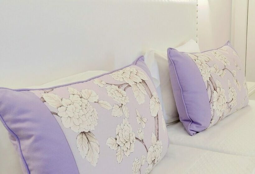 デラックスルーム, Moliceiro