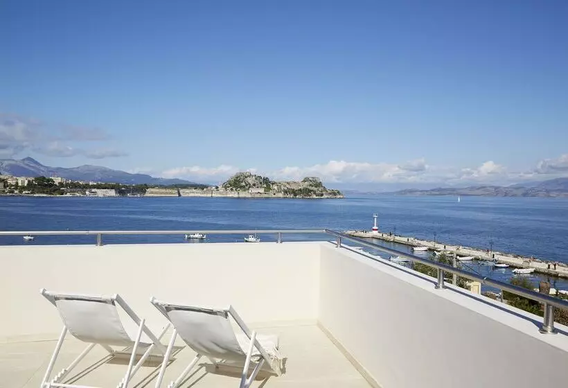 سوئیت پرزیدنت, Mon Repos Palace   Adults Only