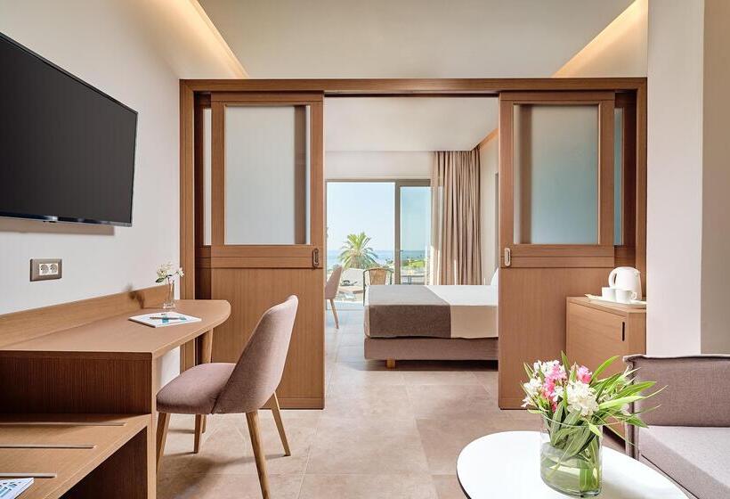 Полулюкс Вид на Море, Princess Sun