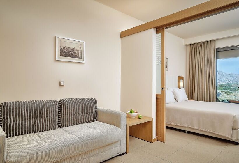 Семейный Номер Вид на Сад, Princess Sun