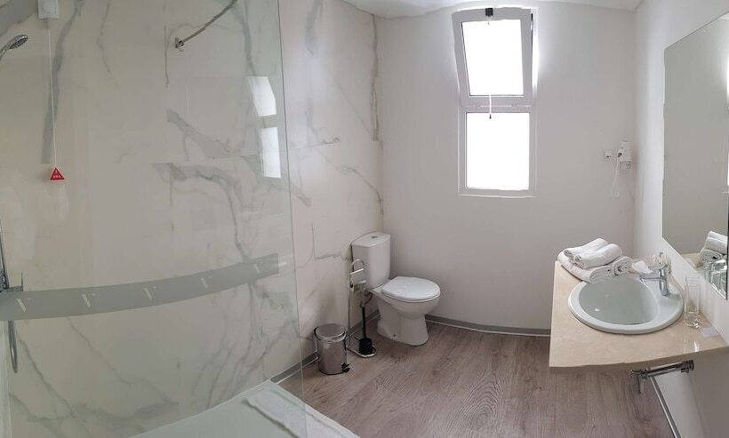 ジュニアスイート, Santa Cruz Village