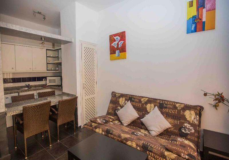 דירת חדר, Yucca Park Apart