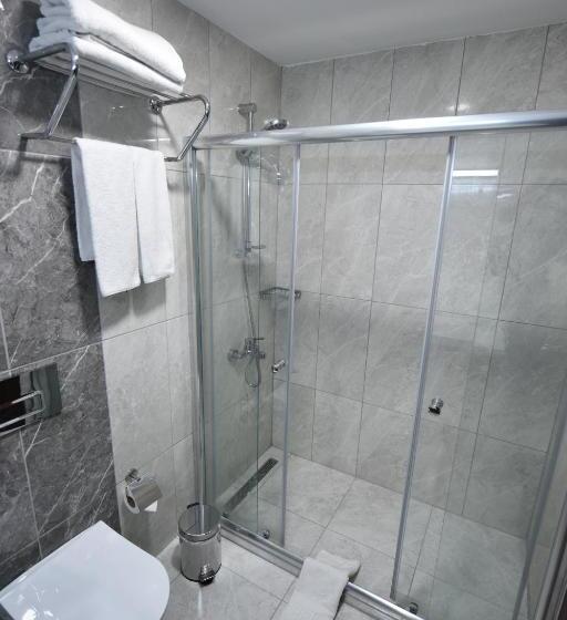 غرفة ديلوكس, Asal