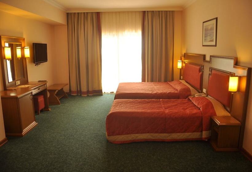 Номер Стандарт Трехместный, Club Boran Mare Beach   All Inclusive