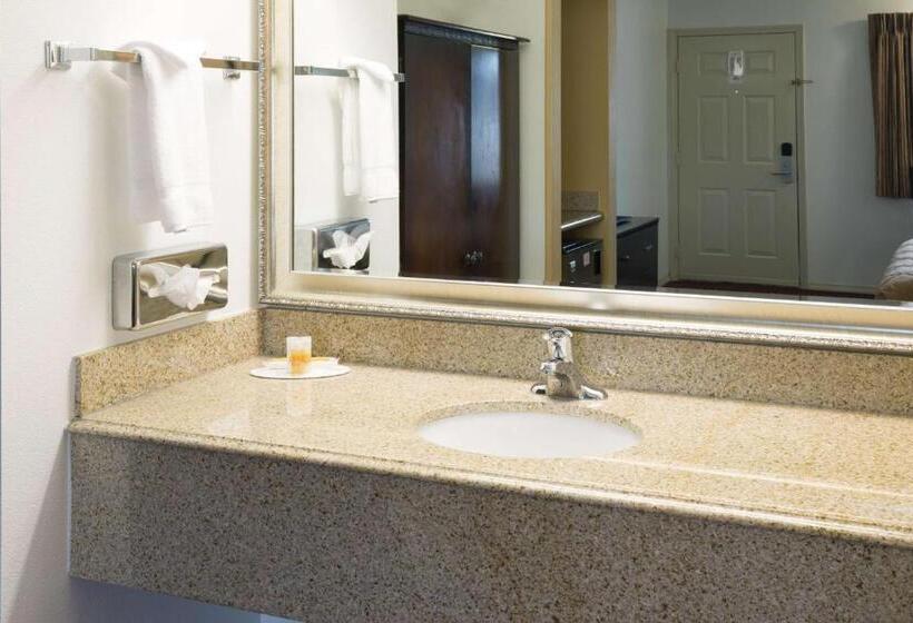 豪华套房, Days Inn By Wyndham Newport Or