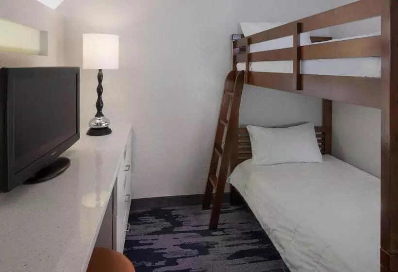 キングサイズベッドのスイートルーム, Fairfield Inn & Suites By Marriott Orlando Lake Buena Vista