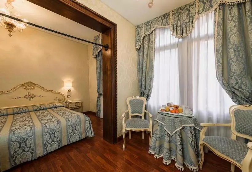 اتاق استاندارد سه نفره, Locanda Al Leon