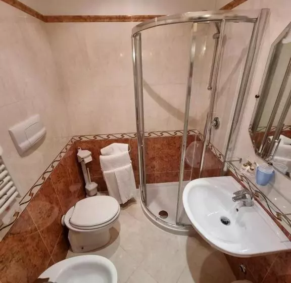 اتاق اکونومی, Locanda Al Leon