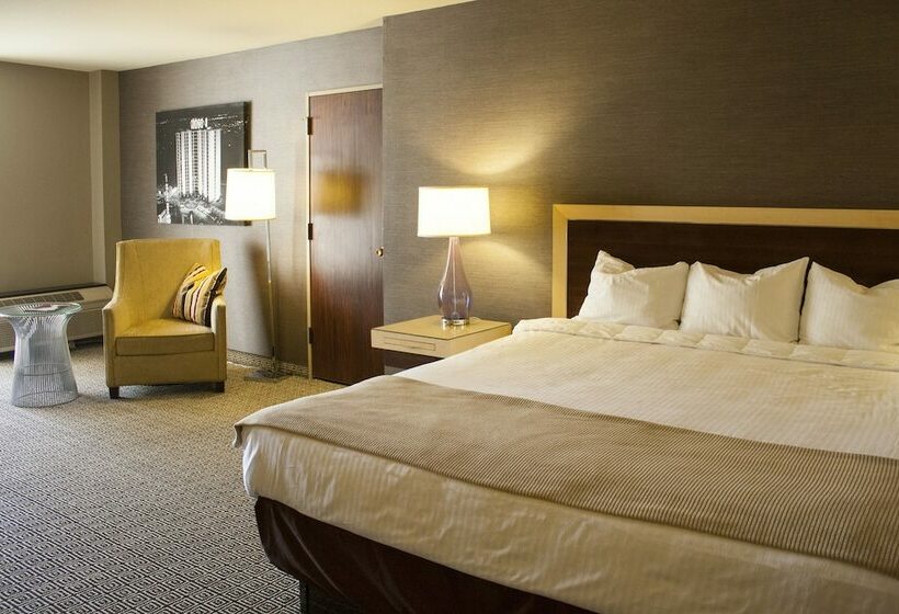 주니어 스위트, Plaza Hotel & Casino