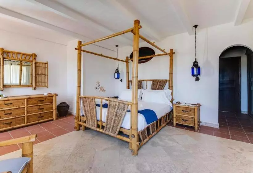 デラックスルーム, Sighientu Resort