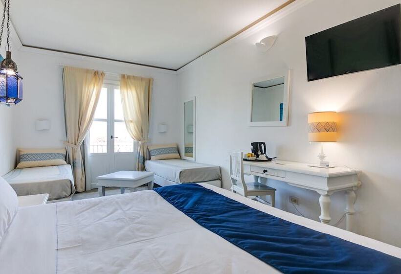اتاق خانوادگی با چشم‌انداز دریا, Sighientu Resort