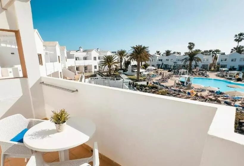 اتاق استاندارد با چشم‌انداز استخر, Bluesea Corralejo Village