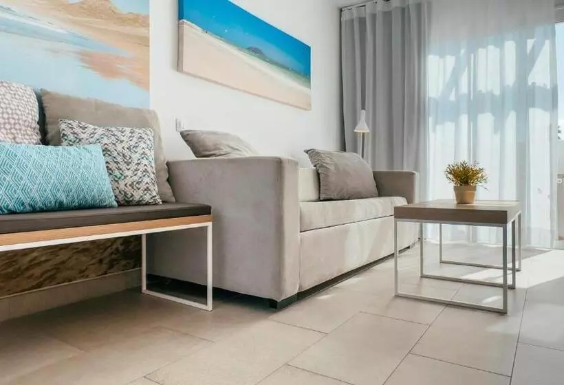 اتاق استاندارد با چشم‌انداز استخر, Bluesea Corralejo Village