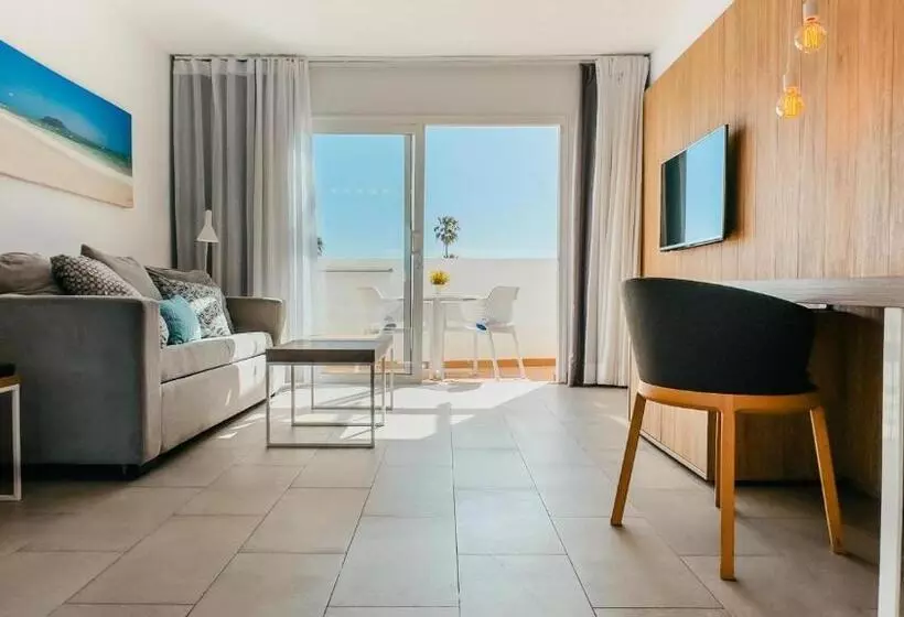 اتاق استاندارد با چشم‌انداز استخر, Bluesea Corralejo Village