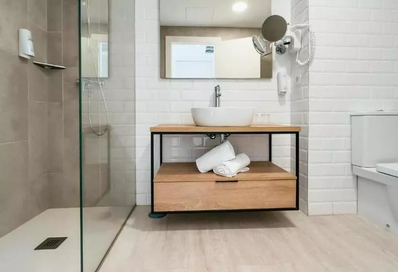 اتاق استاندارد با چشم‌انداز استخر, Bluesea Corralejo Village