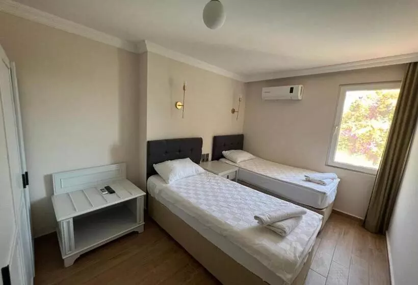 ویلای 3 خوابه, Moonshine Hotel & Suites